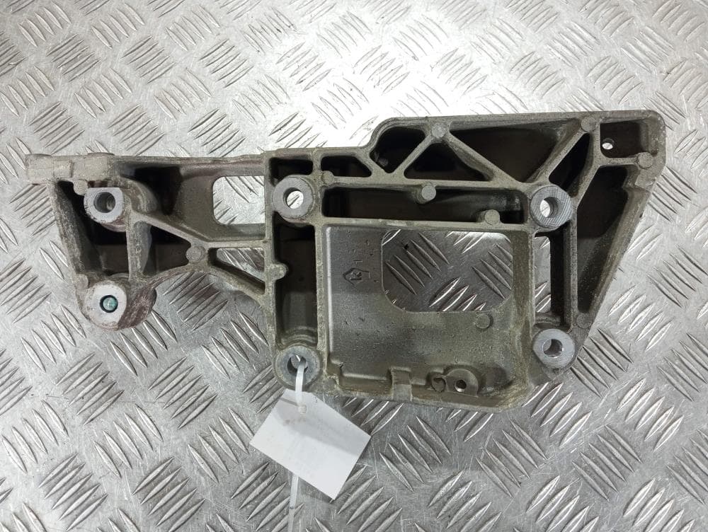 Кронштейн генератора к Volkswagen Golf 5 (03-09)