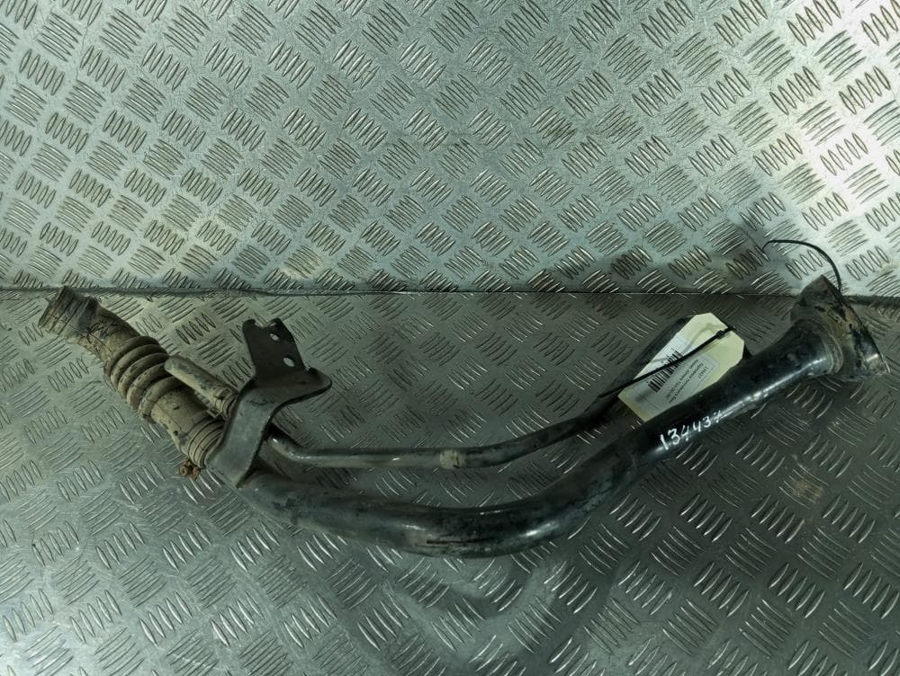 Горловина топливного бака к Nissan  Almera Tino (00-06)