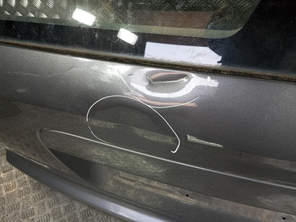 Крышка багажника (дверь 3-5) к Chrysler Voyager 4 (01-04)