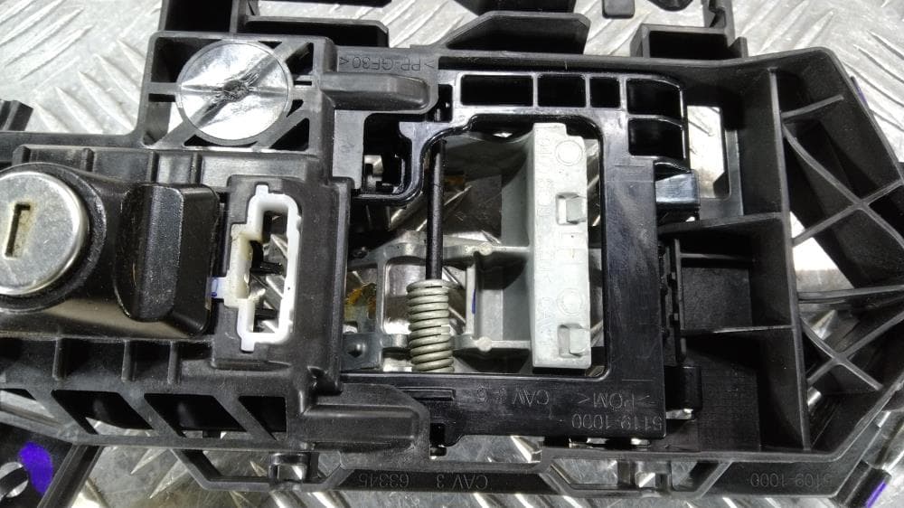 Кронштейн ручки двери к Jeep Grand Cherokee WL (21-24)
