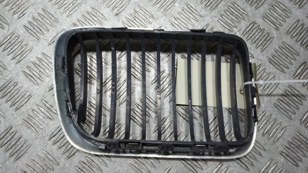 Решетка капота к BMW 3 E46 (97-03)