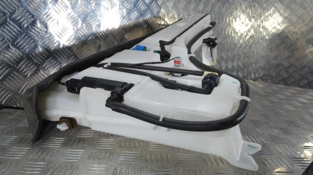 Бачок омывателя к Jeep Grand Cherokee WL (21-24)