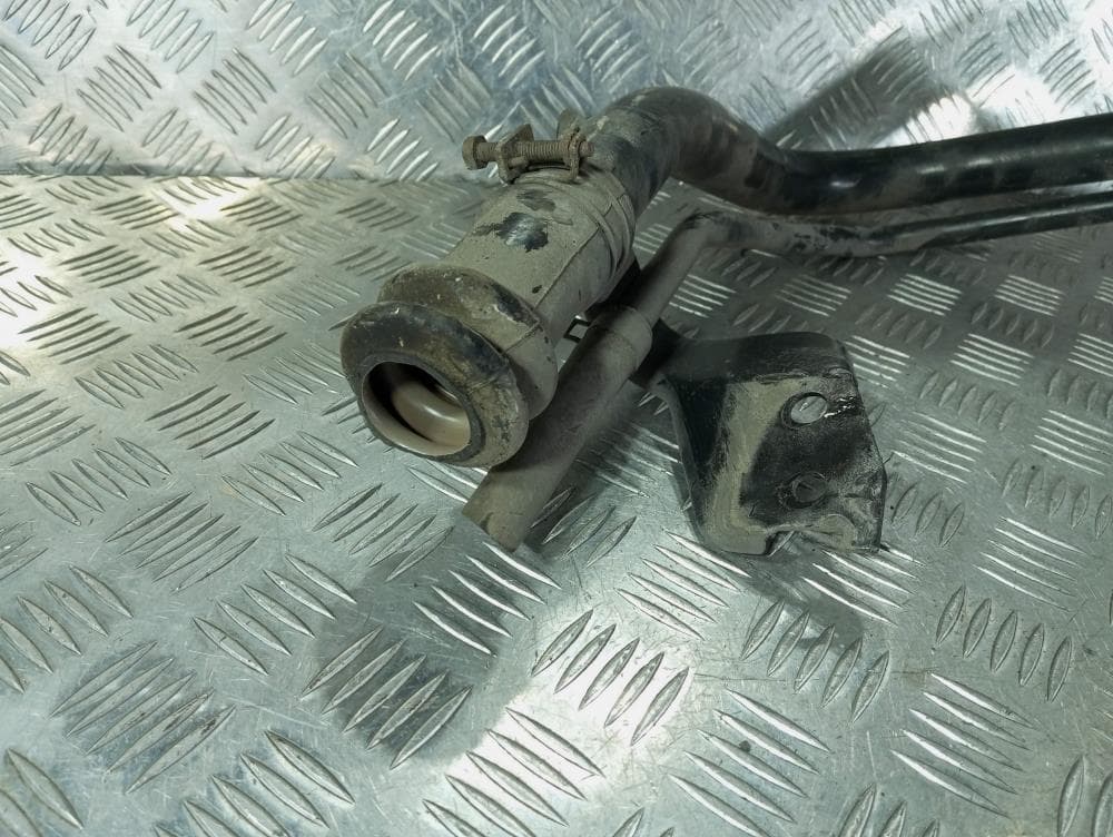 Горловина топливного бака к Nissan  Almera Tino (00-06)