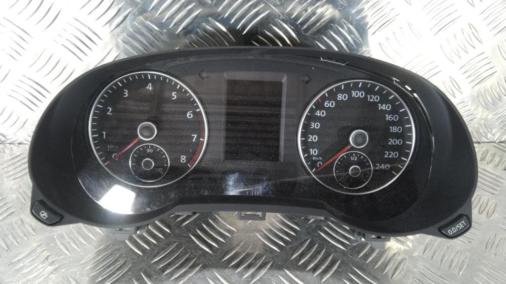Щиток приборов (приборная панель) к Volkswagen Sharan 2 (10-15)