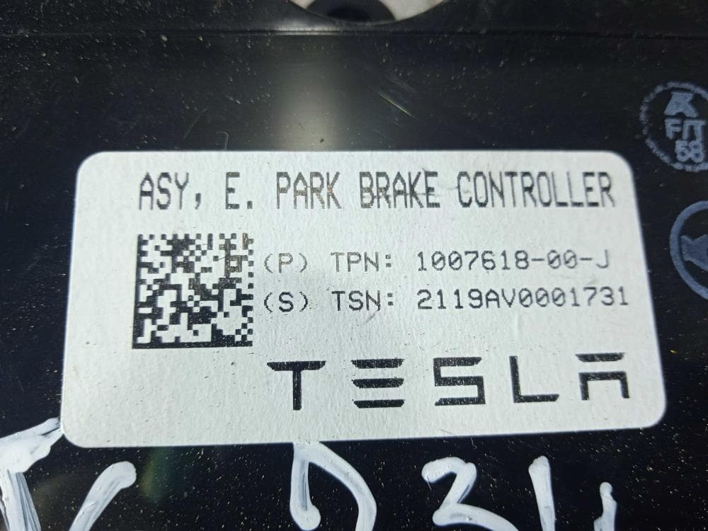 Блок ручника (стояночного тормоза) к Tesla Model X (15-21)
