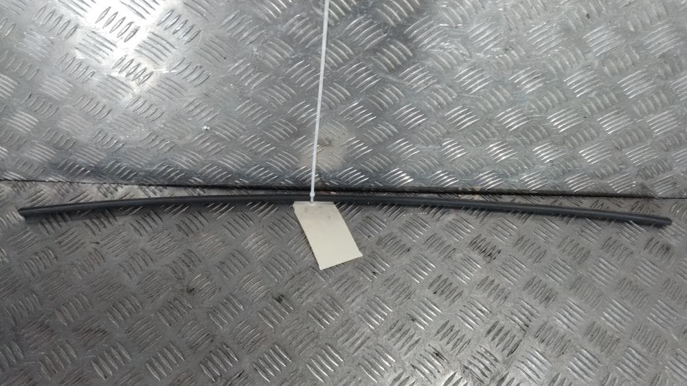 Уплотнитель к Tesla Model X (15-21)