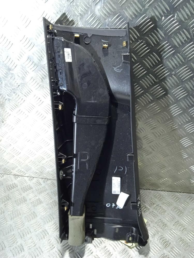 Обшивка стойки центральной правой к Tesla Model X (15-21)