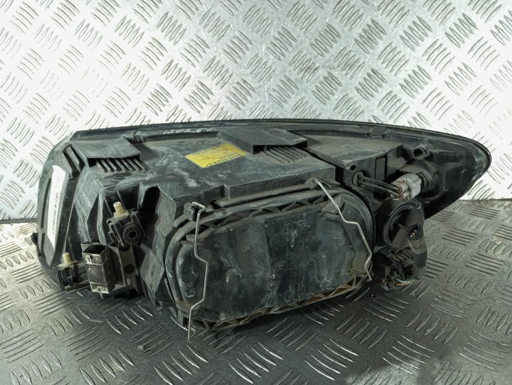Фара правая к Volvo S40 2 (04-07)