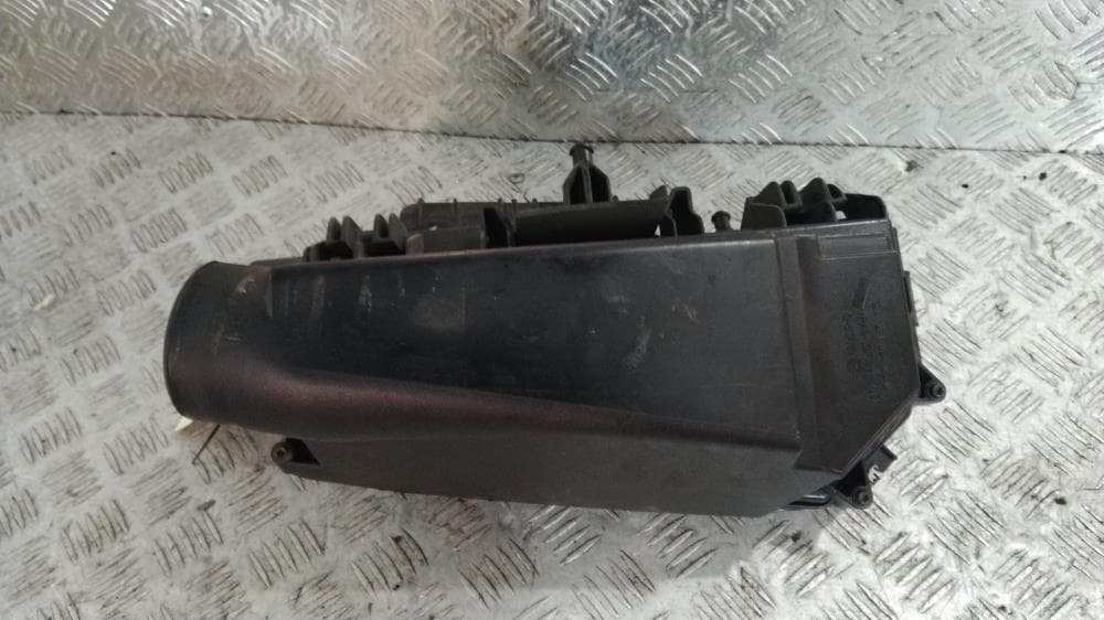 Корпус воздушного фильтра к Mercedes E Class W212/S212/C207/A207 (09-13)