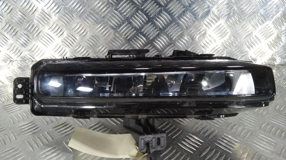 Фара противотуманная левая к Jeep Grand Cherokee WL (21-24)