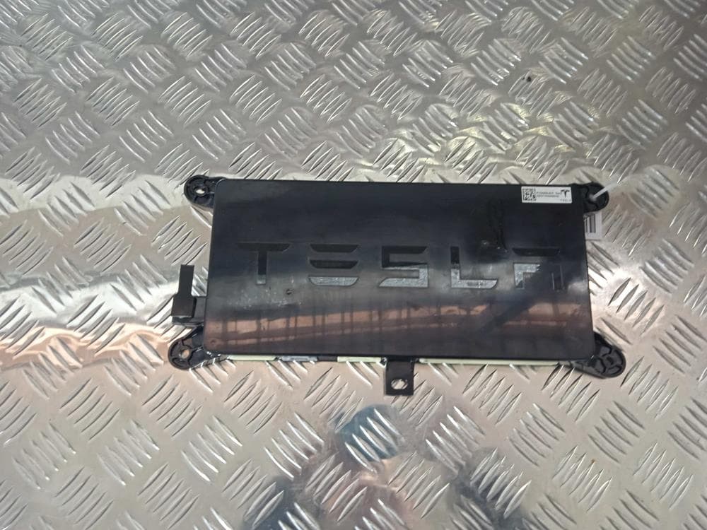 Блок бортовой сети (блок управления BCM) к Tesla Model X (15-21)