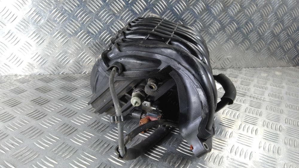Коллектор впускной к Toyota Avensis 2 (03-06)