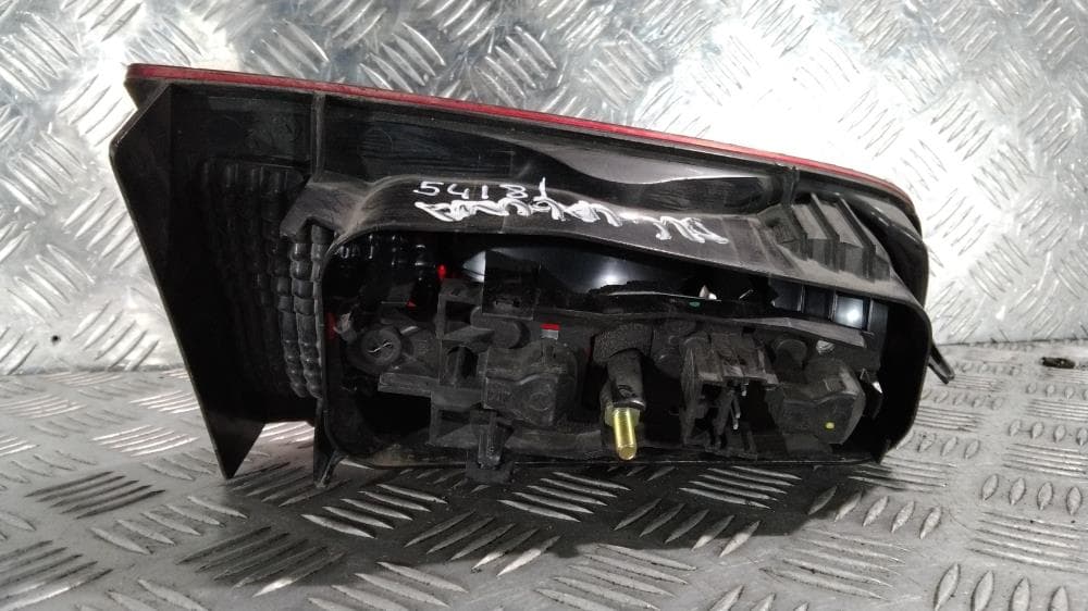Фонарь крышки багажника правый к Renault Laguna 2 (01-05)