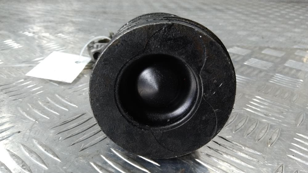 Поршень к Renault Scenic 2 (03-06)