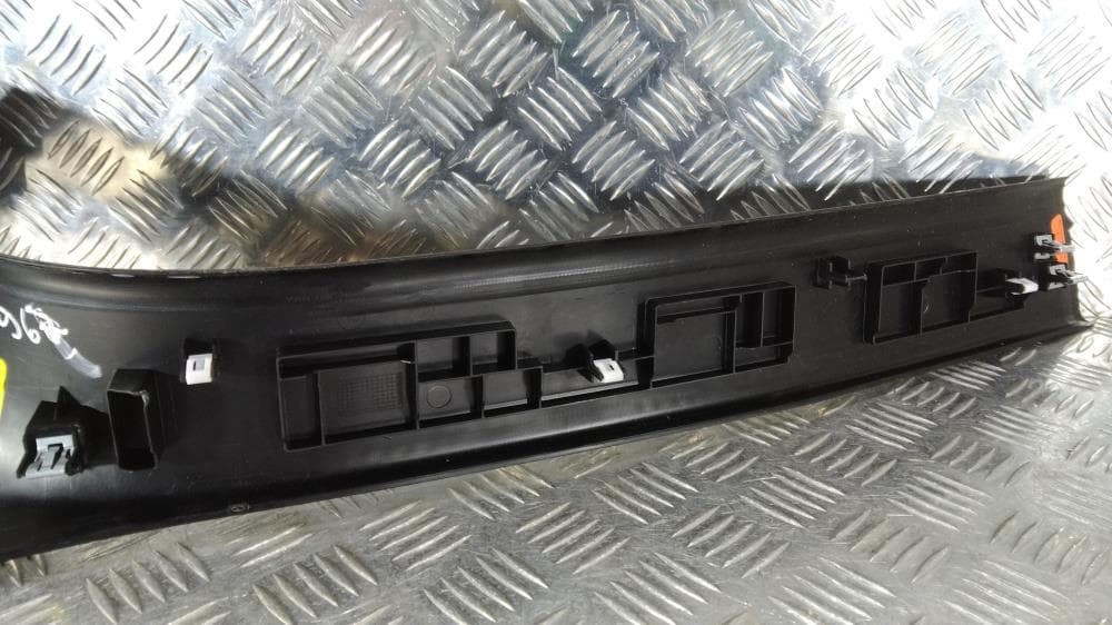 Накладка на порог к Jeep Grand Cherokee WL (21-24)