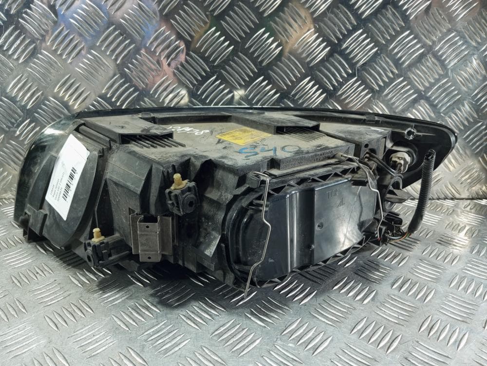 Фара правая к Volvo S40 2 (04-07)