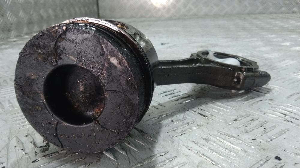 Поршень к Volkswagen Golf 5 (03-09)
