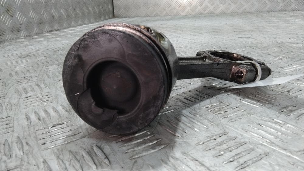 Поршень к Renault Megane 2 (02-06)