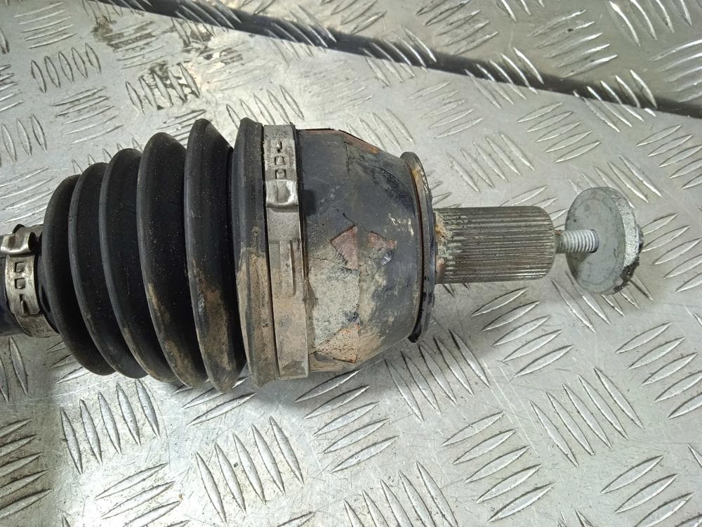 Полуось передняя правая (приводной вал, ШРУС) к Volvo S60 2 (10-13)