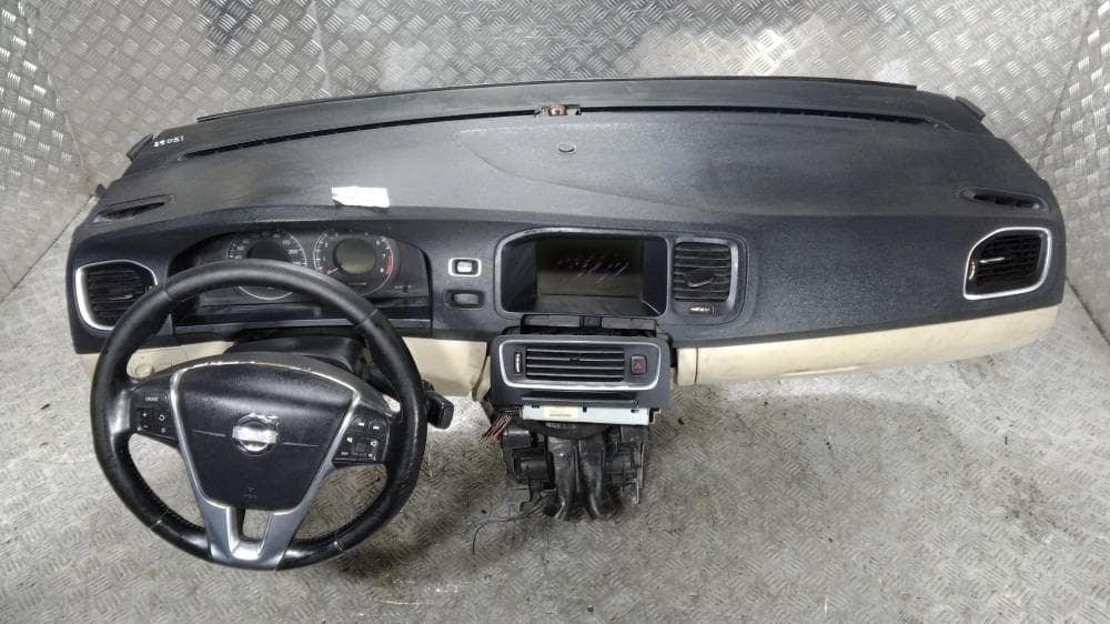 Панель передняя салона (торпедо) к Volvo S60 2 (10-13)