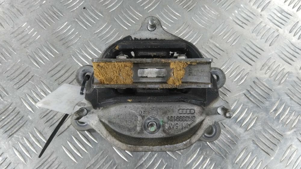 Подушка крепления КПП к Audi A4 B8/8K (07-11)