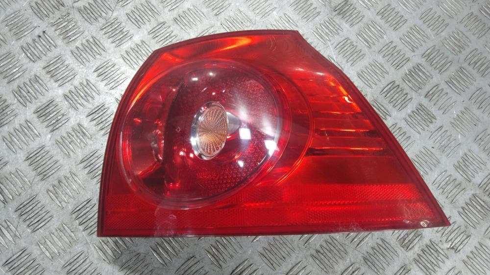 Фонарь задний правый к Volkswagen Golf 5 (03-09)