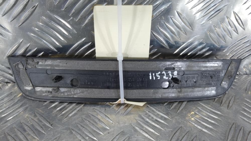 Накладка на порог к Audi A4 B8/8K (07-11)