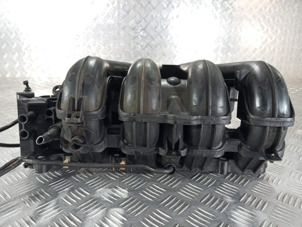 Коллектор впускной к Volvo V50 (03-10)