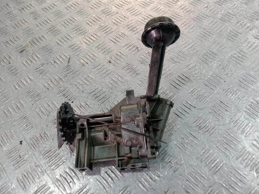 Насос масляный к Renault Scenic 2 Рестайлинг (06-09)