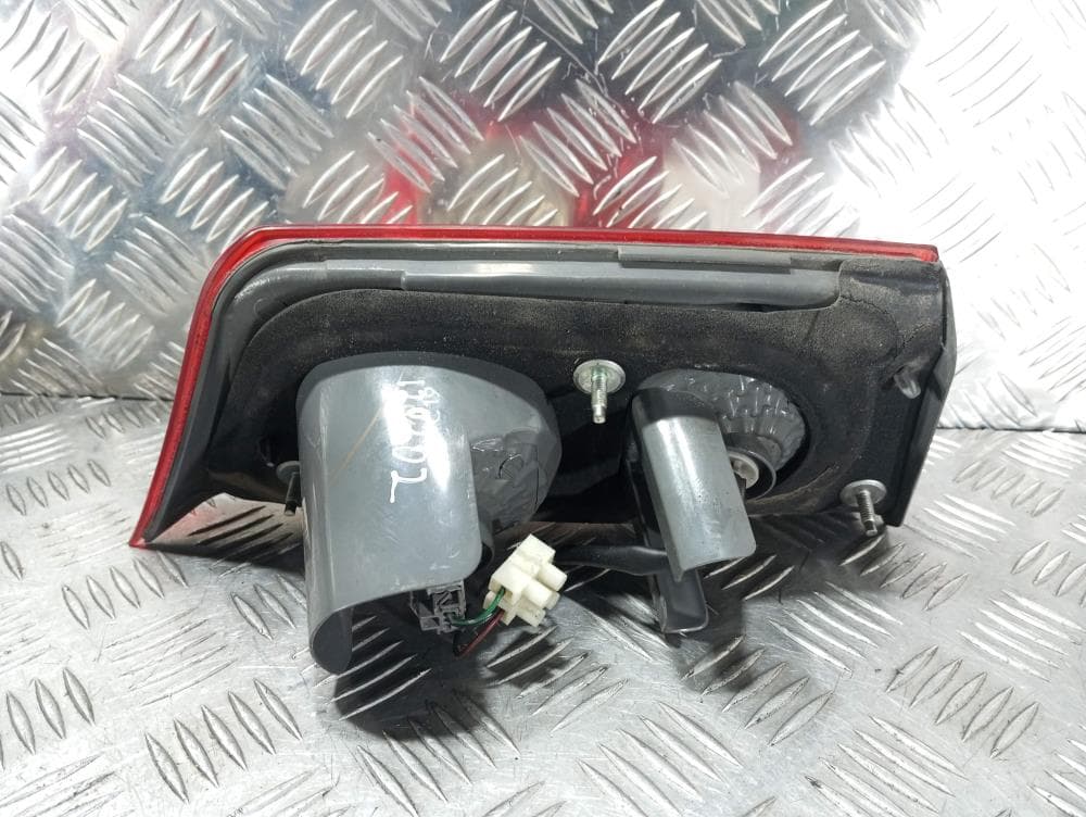 Фонарь крышки багажника правый к Honda Accord 7 Рестайлинг (06-08)