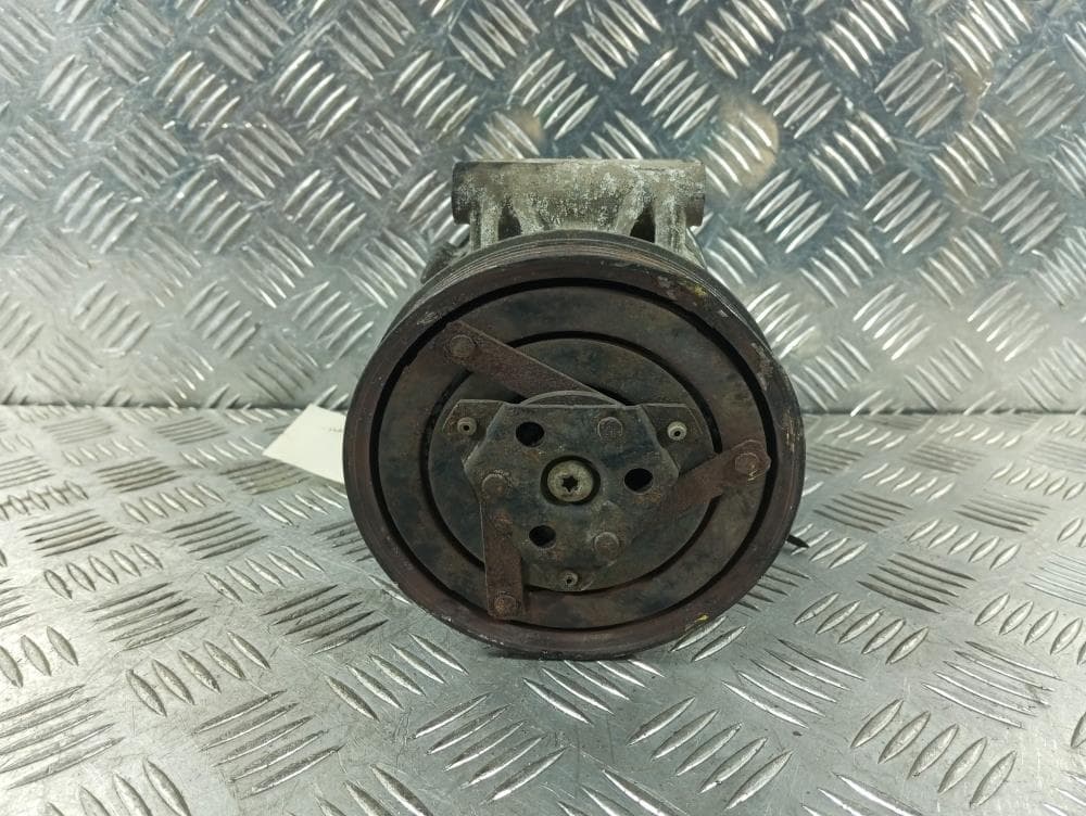 Компрессор кондиционера к Renault Megane 2 (02-06)