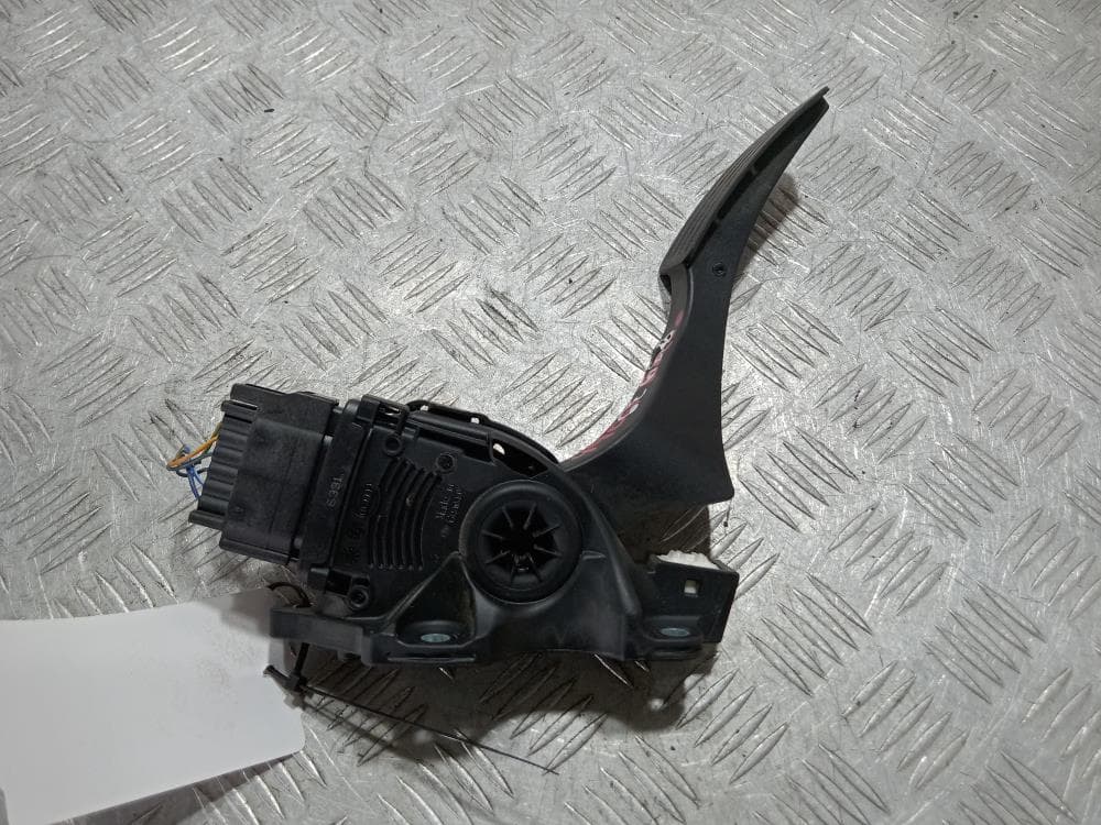 Педаль газа к Volvo V60 1 (10-13)