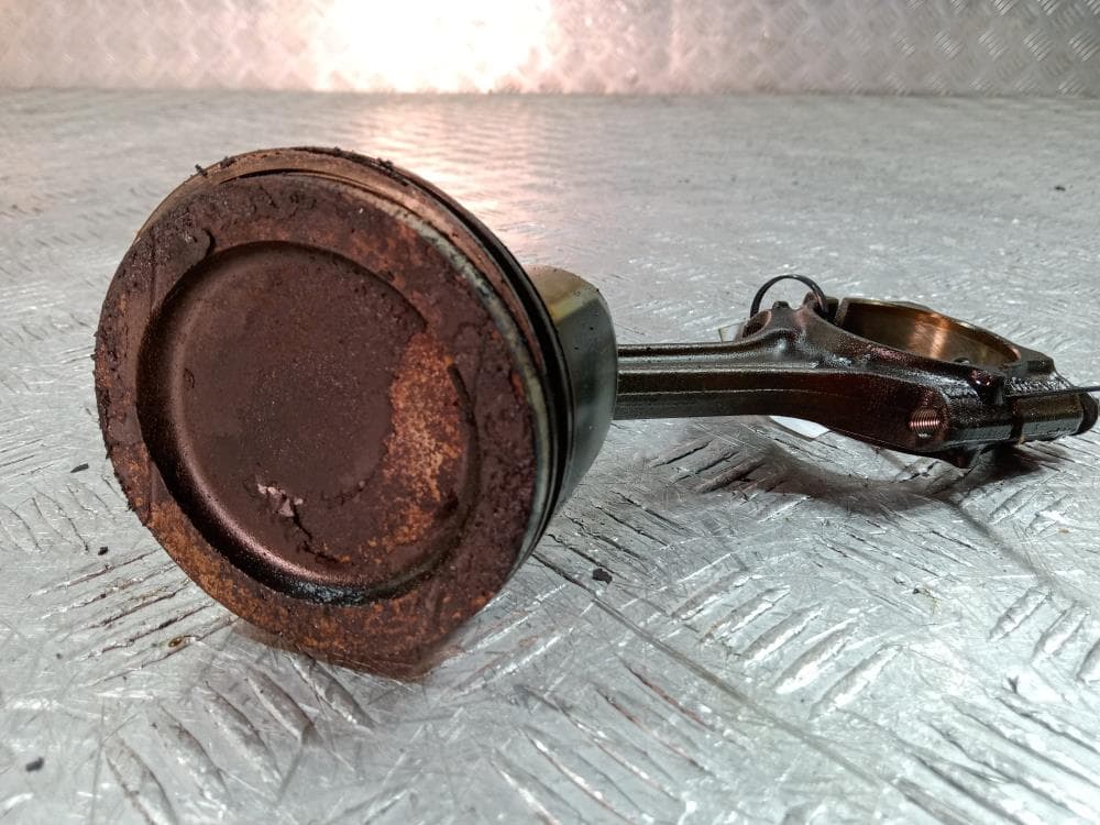 Поршень к Volkswagen Golf 4 (97-06)