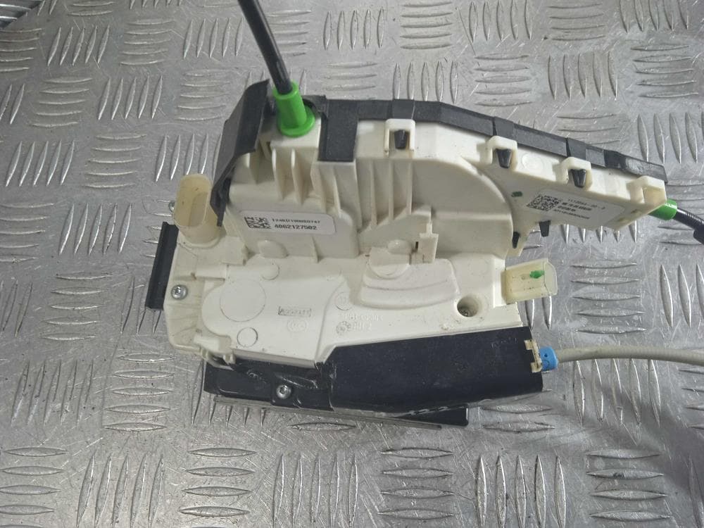 Замок двери передней правой к Tesla Model X (15-21)