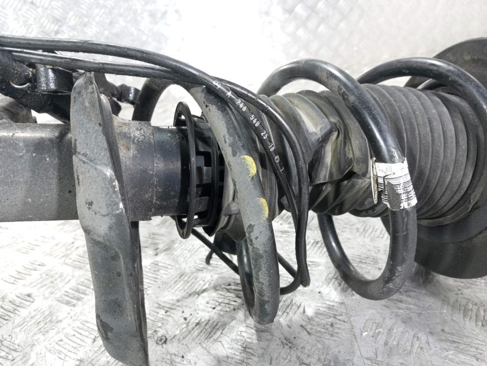 Стойка передняя правая к Mercedes B W246 (11-14)