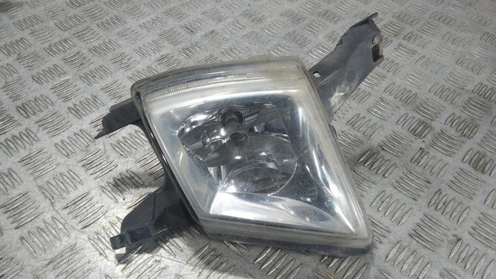 Фара противотуманная левая к Peugeot 407 (04-11)