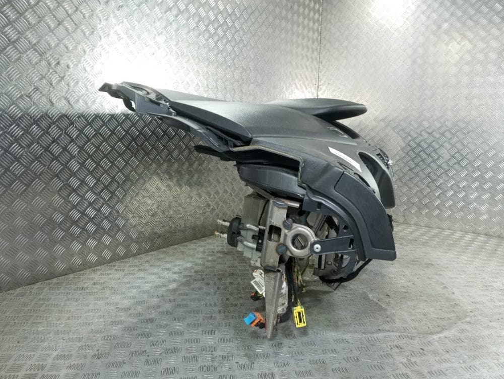 Панель передняя салона (торпедо) к Citroen C4 Picasso 1 (06-13)