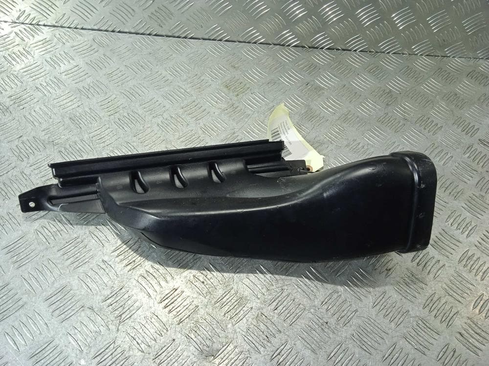 Воздуховод к Tesla Model 3 (17-21)
