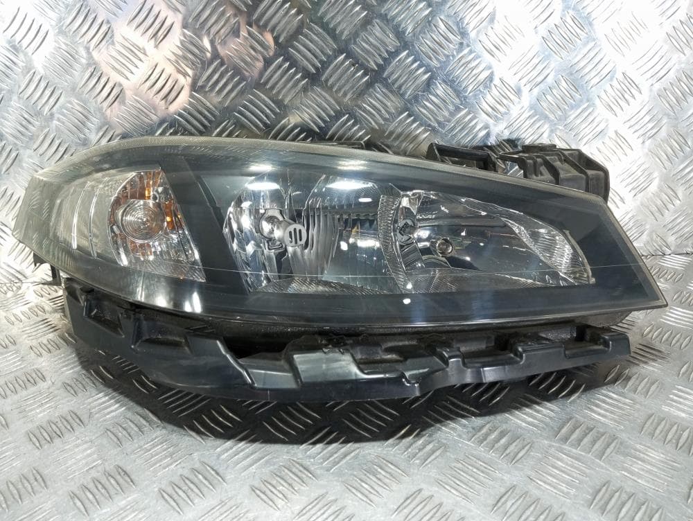 Фара правая к Renault Laguna 2 Рестайлинг (05-08)