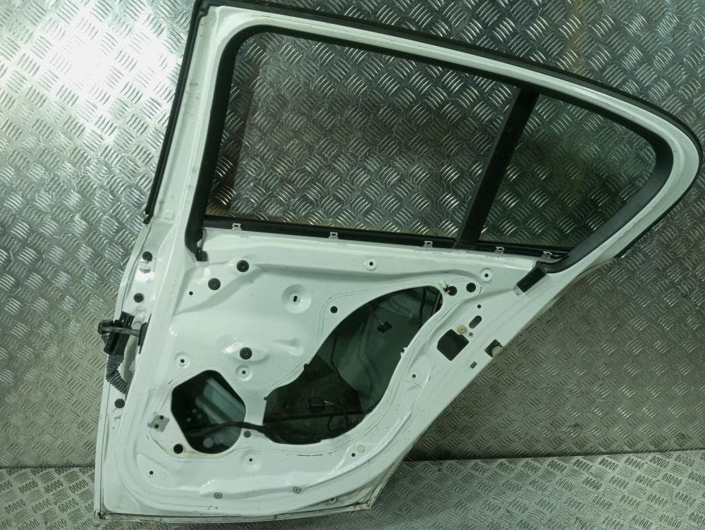 Дверь задняя правая к BMW 1 F20/F21 (11-15)