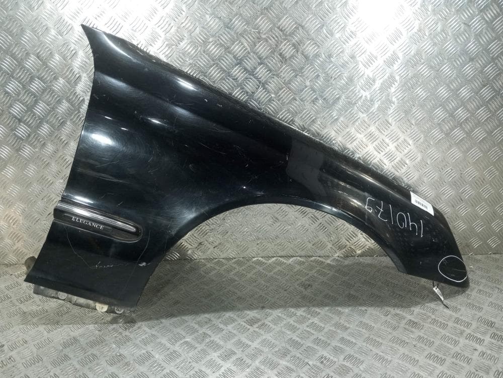Крыло переднее правое к Mercedes C Class W203/S203/CL203 (00-04)