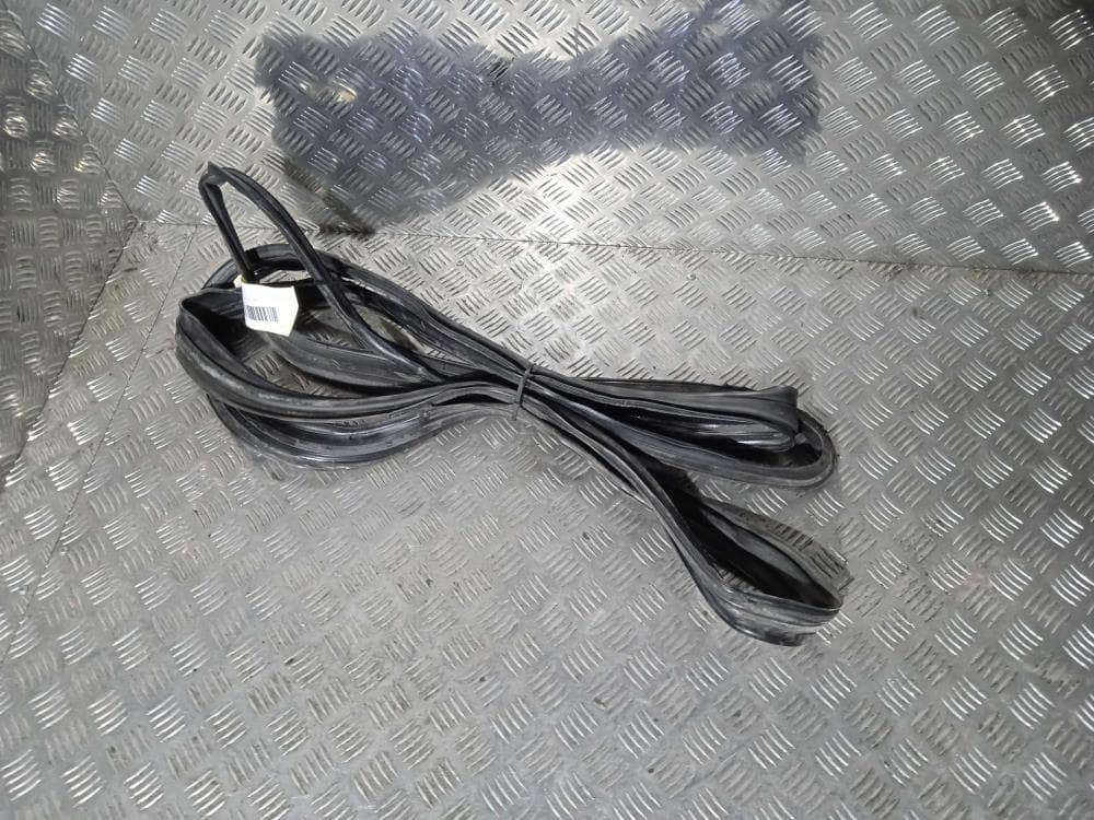 Уплотнитель к Tesla Model X (15-21)