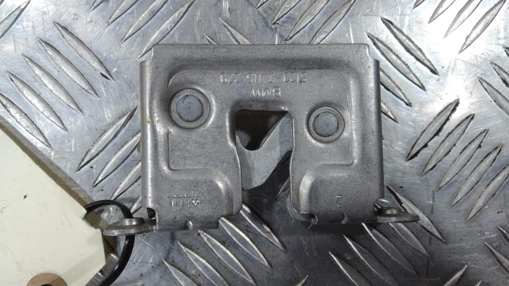 Замок капота к BMW 3 E90/E91/E92/E93 (05-10)