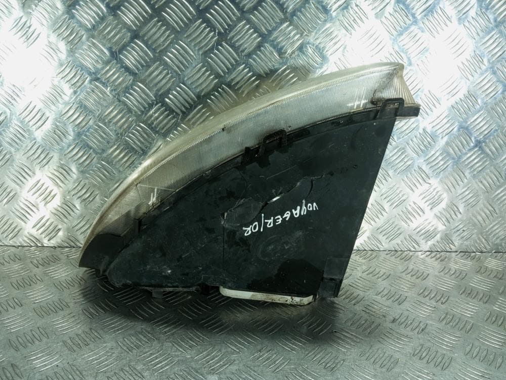 Фара правая к Chrysler Voyager 4 (01-04)