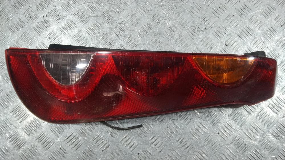 Фонарь задний правый к Nissan  Note E11 (05-09)