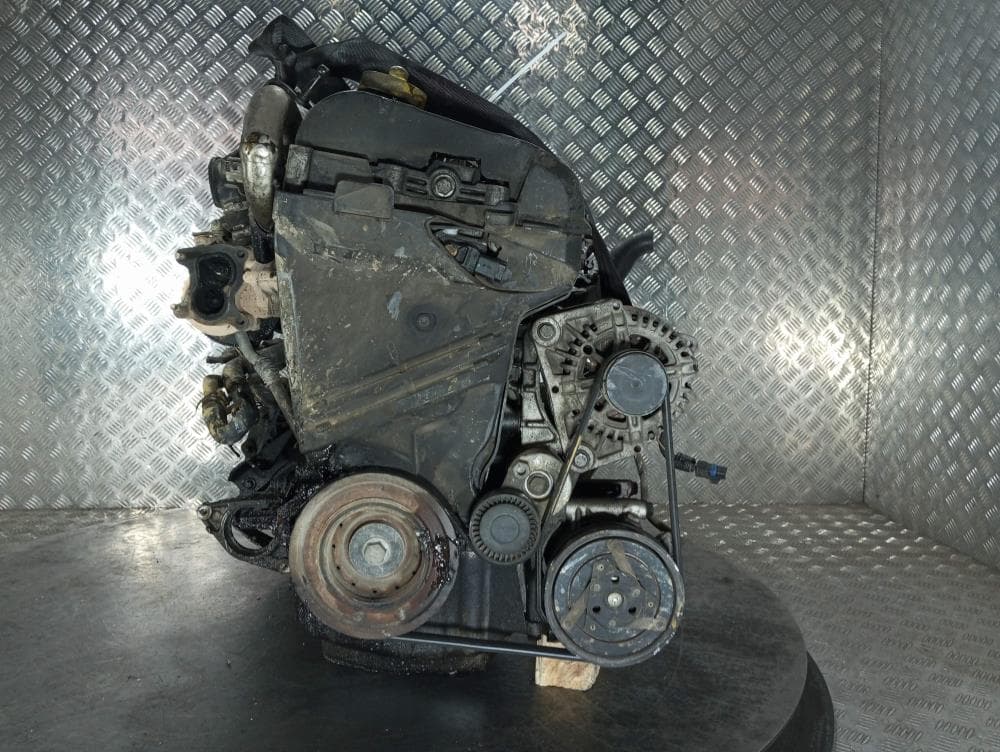 Двигатель к Nissan  Almera N16 (00-03)