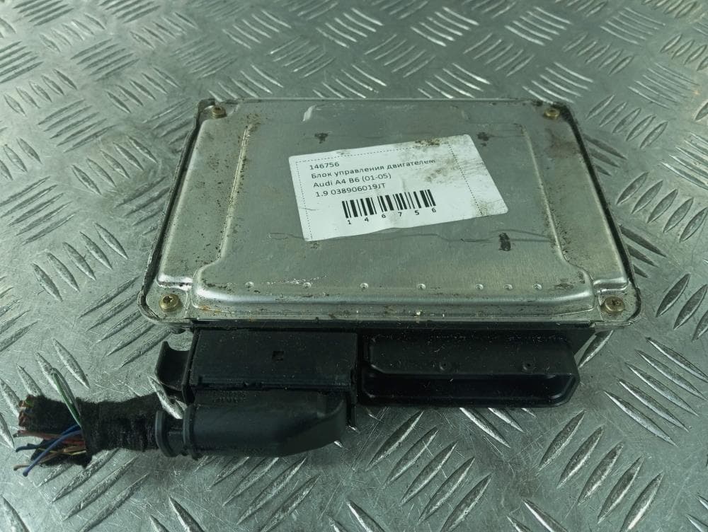 Блок управления двигателем к Audi A4 B6 (01-05)