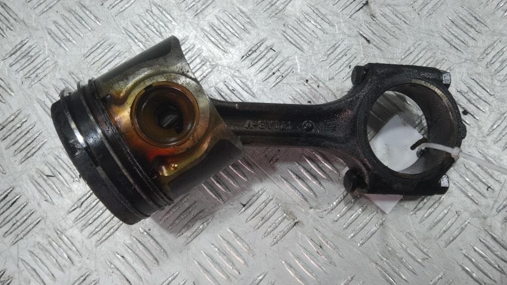 Поршень к Hyundai H1 2 (07-15)